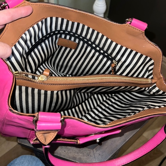 1 hour sale♠️💕 Kate Spade ♠️ large pink leather tote, UIGC - Picture 4 of 15